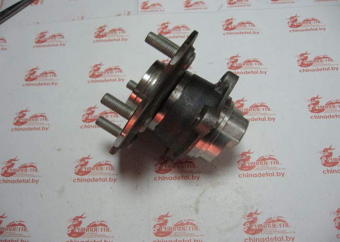 ちえ　s Крышка ступицы MERCEDES SCHMITZ D=132 H=63 SW95 держится на